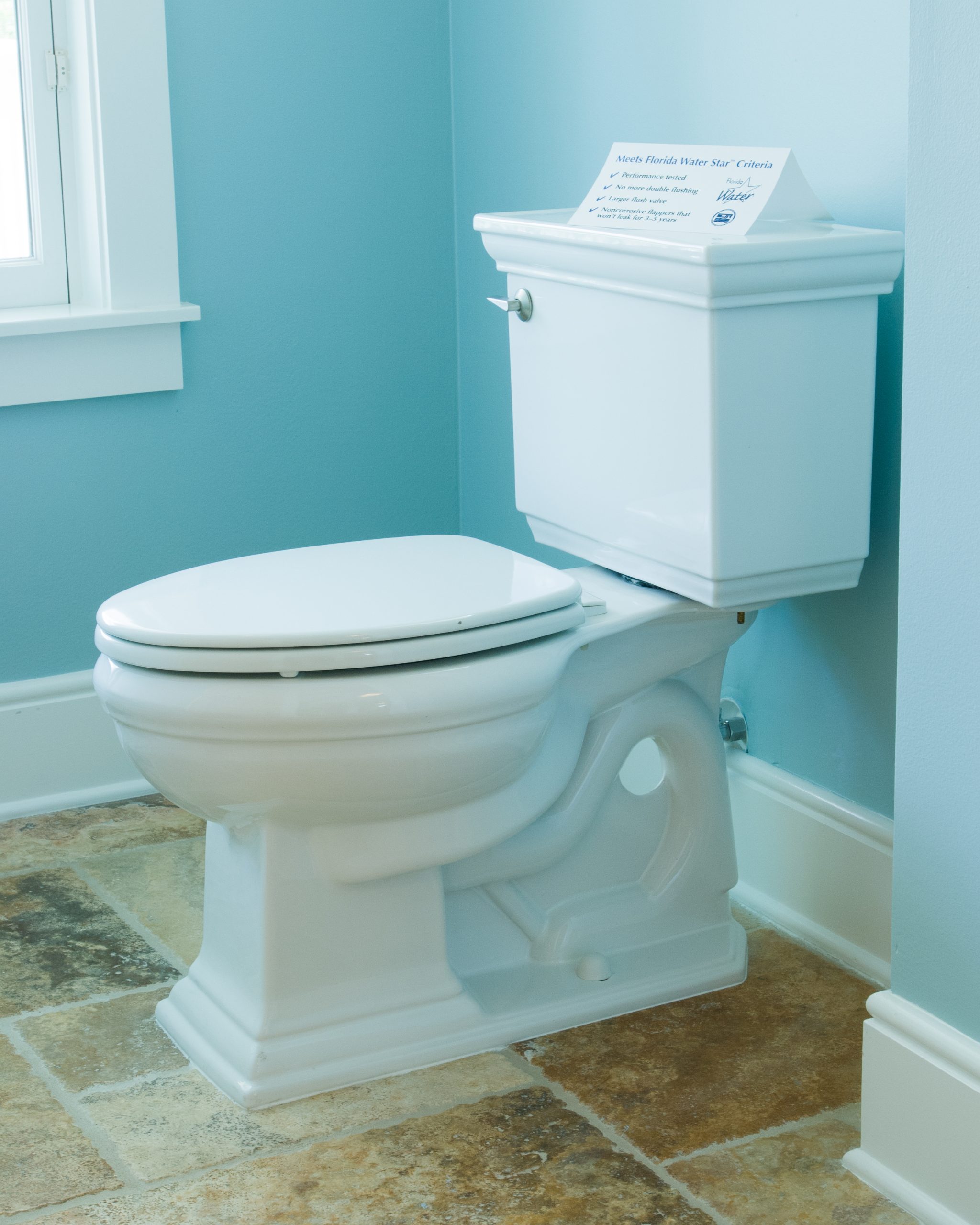 Toilet Water-efficient toilet