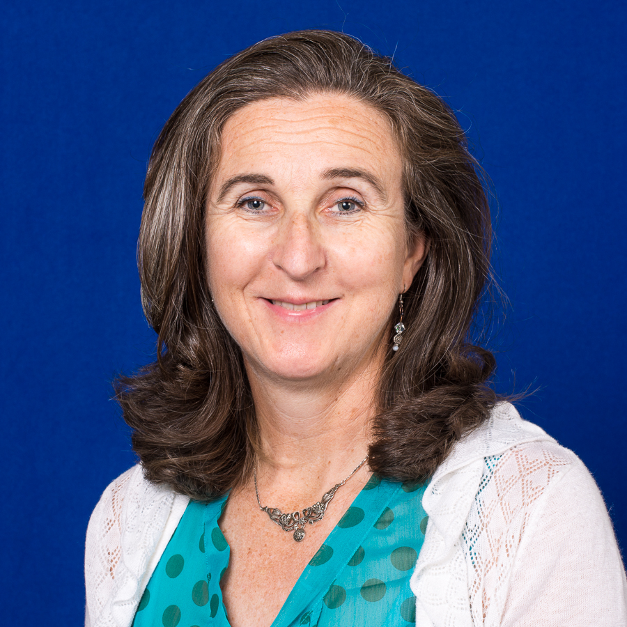 Headshot of Deirdre Irwin